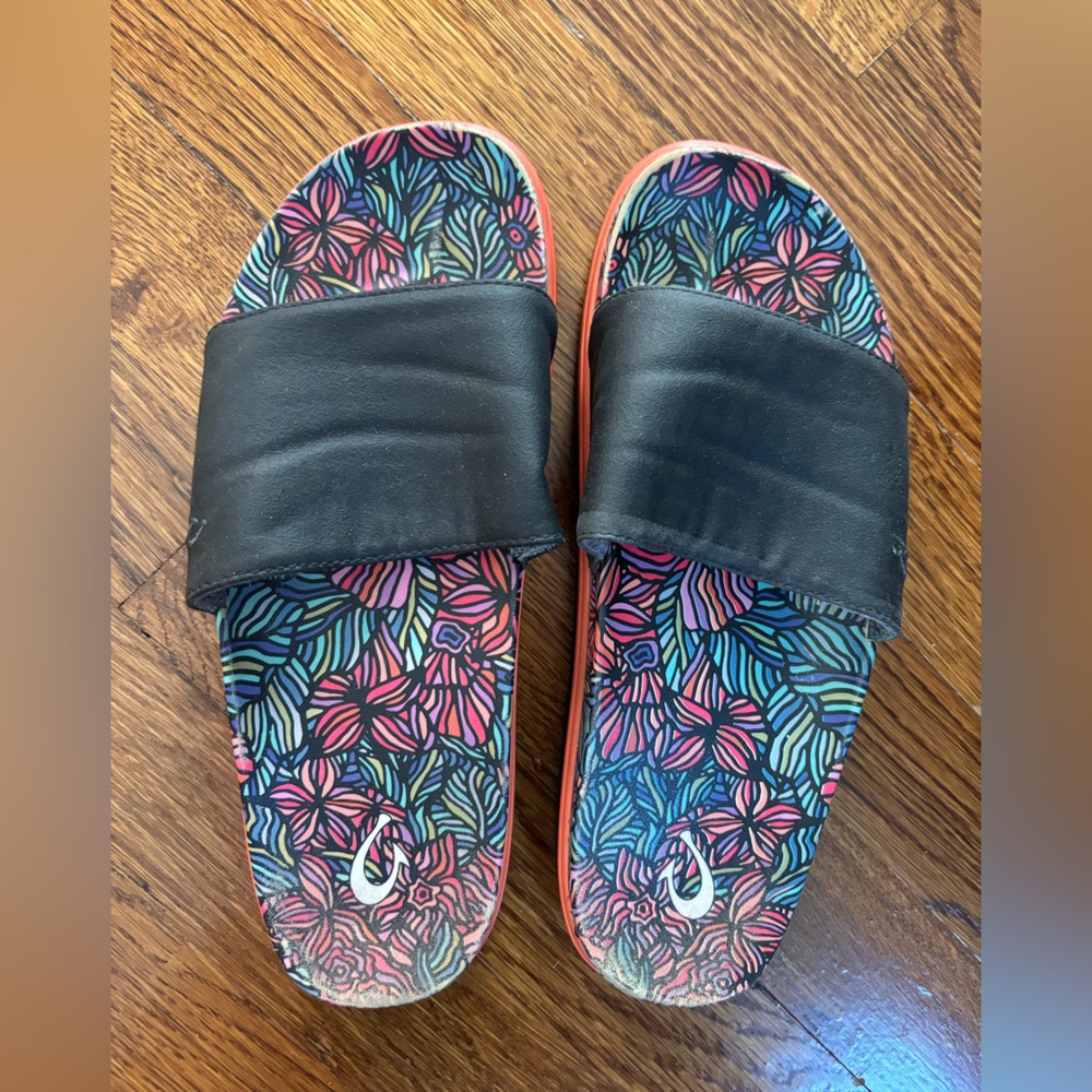 OluKai slides